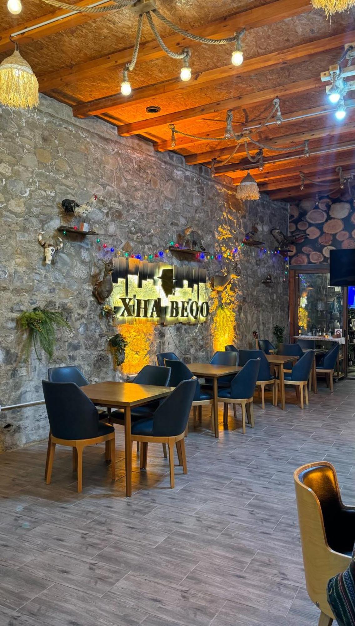 Keshtjella Xhabeqos Hotel Laknas Exterior photo